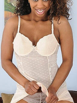 ebony women in underwear porn pic