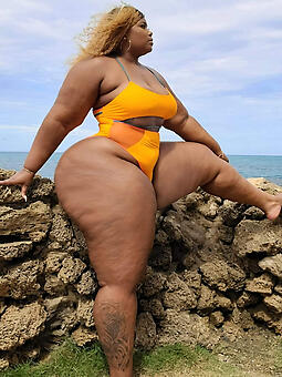 curvy black girl nude lakeshore