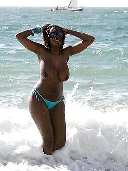perfect Negro woman littoral