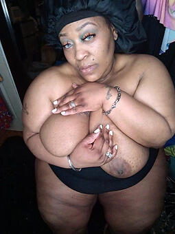 bosomy thick ebony yummy pussy